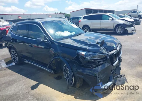 2025 BMW X1 xDrive28I z USA, uszkodzony, nr VIN WBX73EF04S5198522